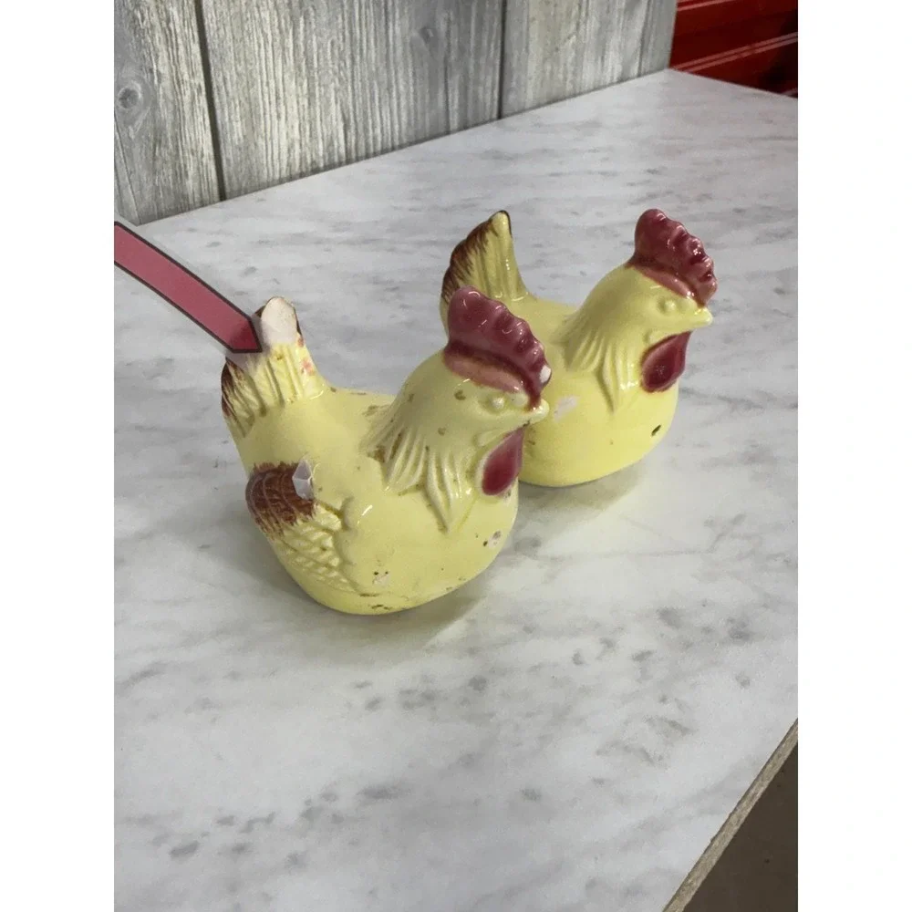 Vintage Ceramic Rooster Salt and Pepper Shakers Yellow Farmhouse Kitchen Decor